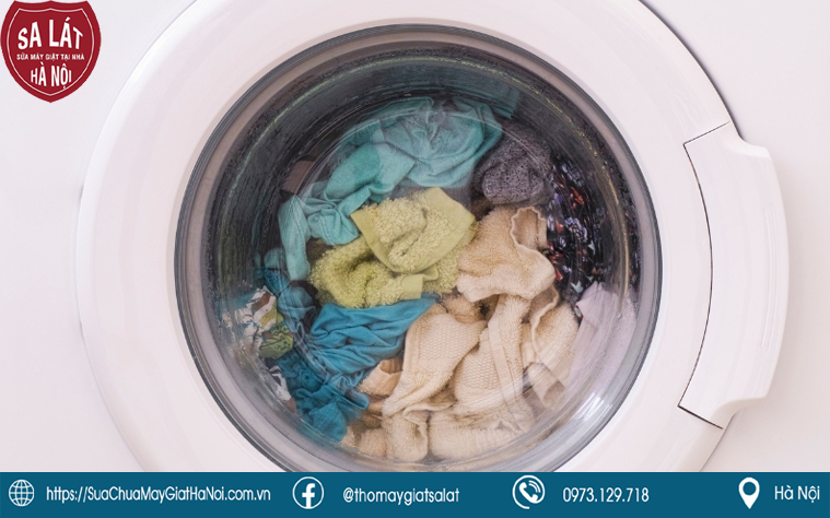 Máy giặt Lg không vắt được do lượng quần áo quá tải 