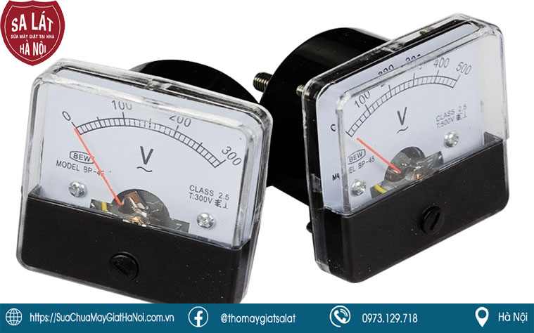 Sử dụng đồng hồ vôn kế để kiểm tra điện áp