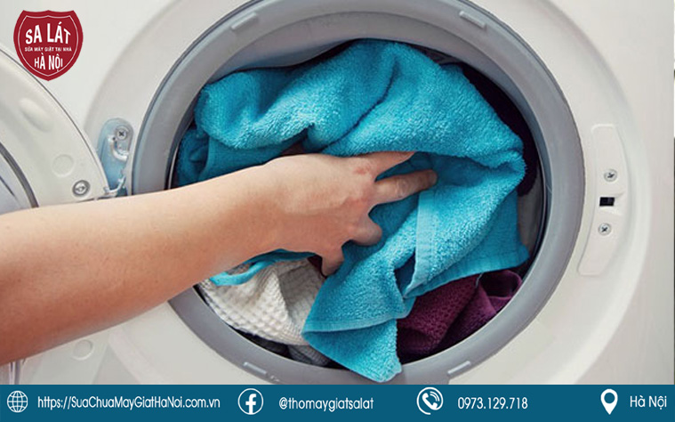 Máy giặt không vào nước làm cho việc giặt quần áo trở nên khó khăn hơn