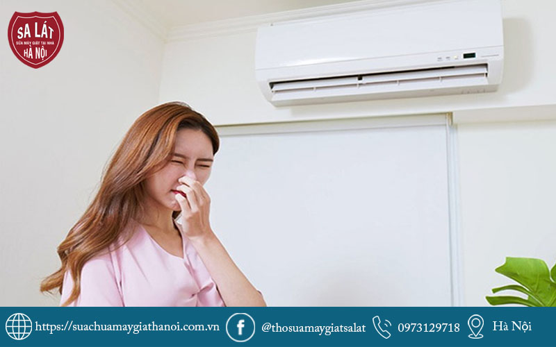 Khách hàng khó chịu vì tình trạng điều hòa có mùi hôi phả ra trong phòng