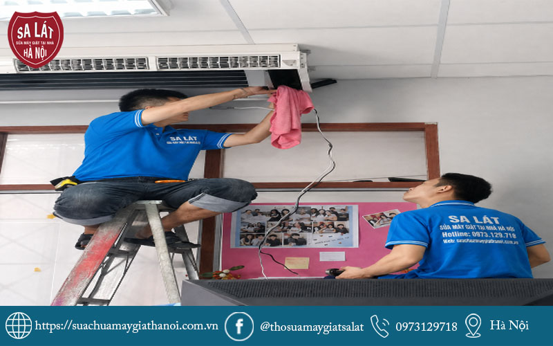 Thợ điện lạnh Sa Lát chuyên nghiệp kiểm tra và bảo dưỡng sửa chữa điều hòa