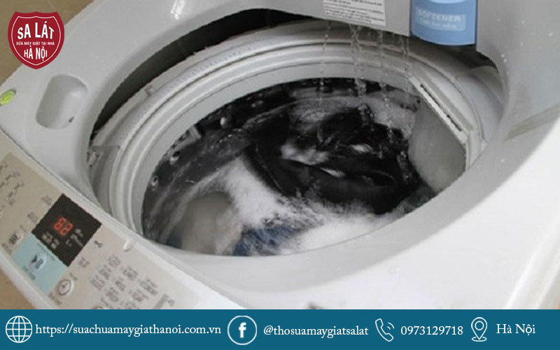 Quá trình thợ sửa máy giặt kiểm tra chi tiết các lỗi cấp nước và xả nước